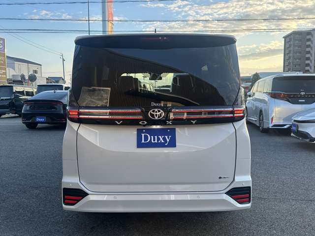 Toyota Voxy 10