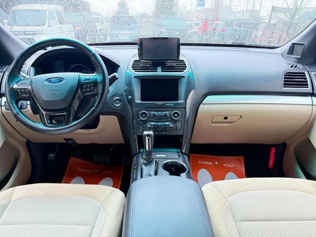 Ford Explorer 2