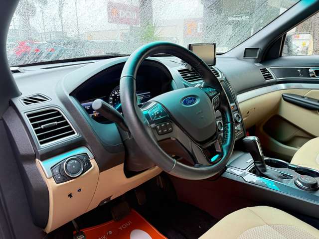 Ford Explorer 8