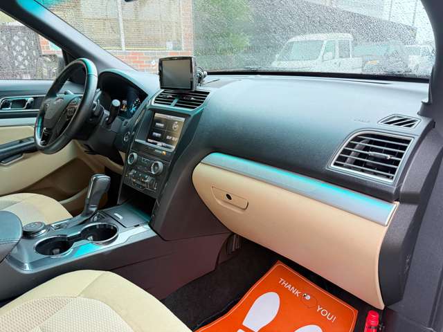 Ford Explorer 9