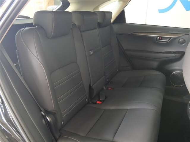 Lexus NX 8