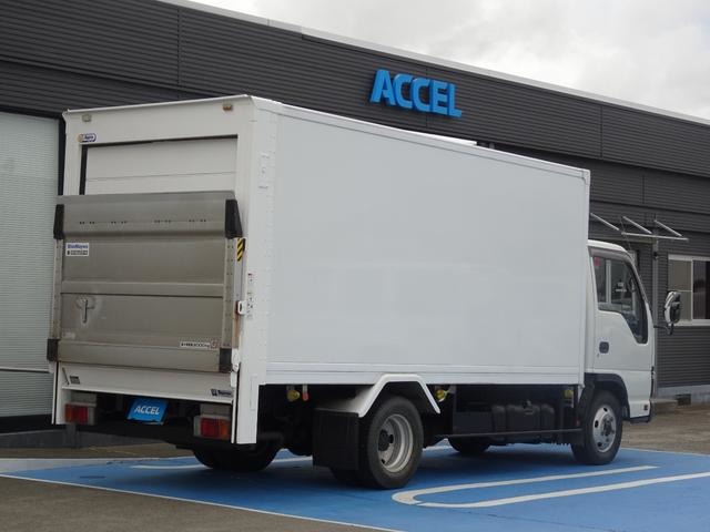 Isuzu Elf 11