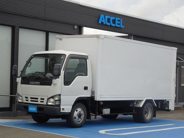 Isuzu Elf 7