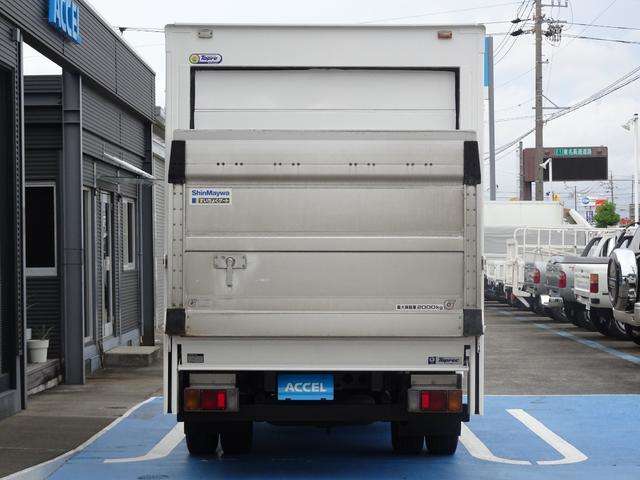 Isuzu Elf 10