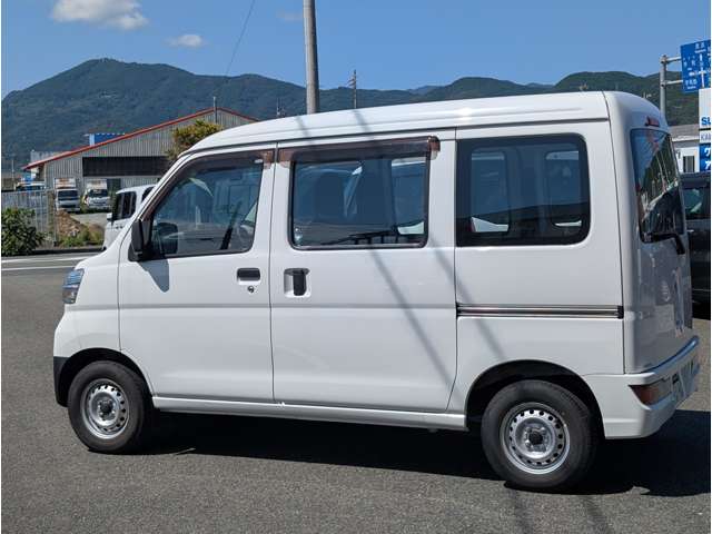 Daihatsu Hijet Cargo 5