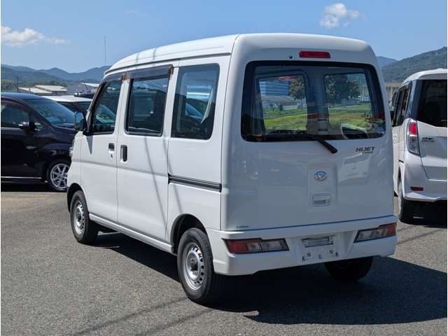 Daihatsu Hijet Cargo 6