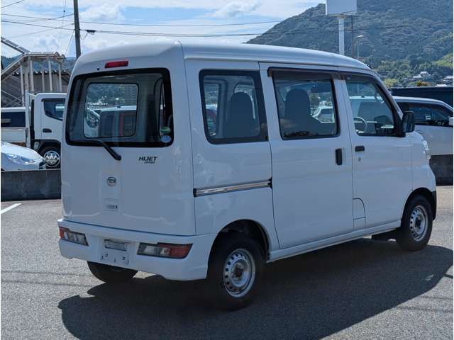 Daihatsu Hijet Cargo 8