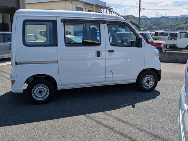 Daihatsu Hijet Cargo 9