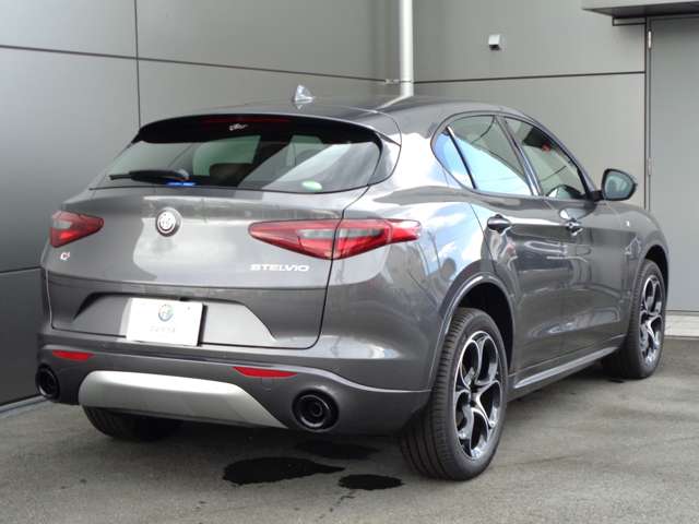 Alfa Romeo Stelvio 2