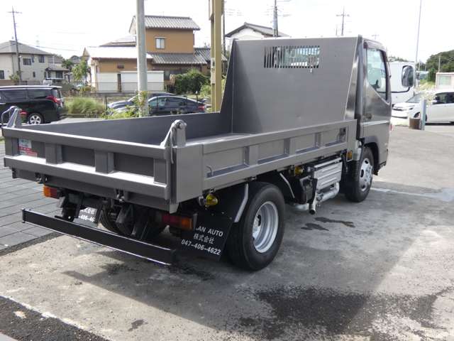 Mitsubishi Fuso Canter 9