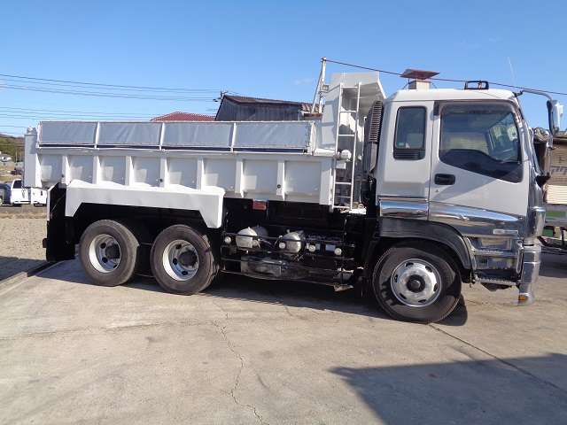 Isuzu Giga 5