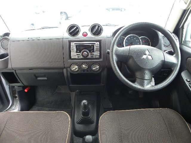 Mitsubishi Pajero Mini 11
