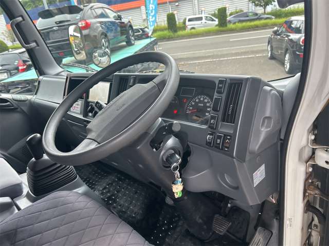 Isuzu Elf 12