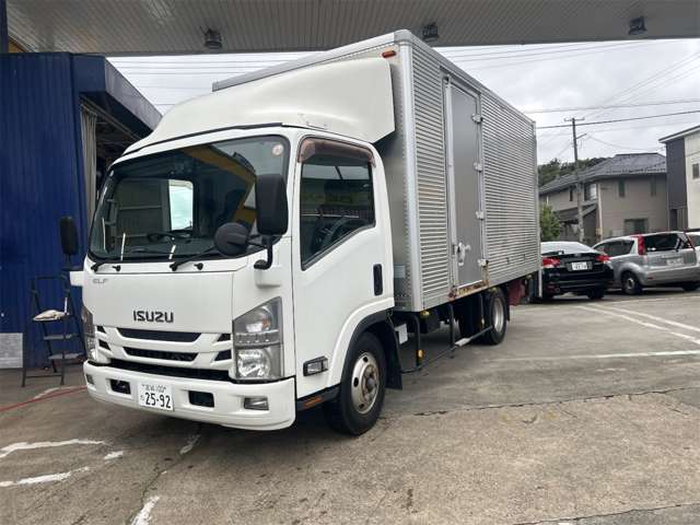 Isuzu Elf 3