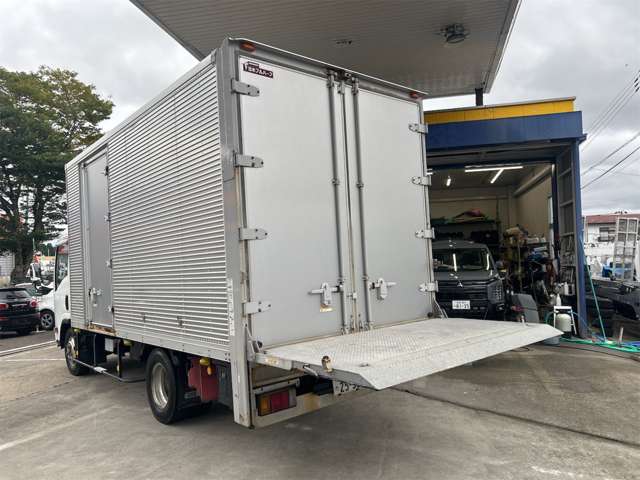 Isuzu Elf 7