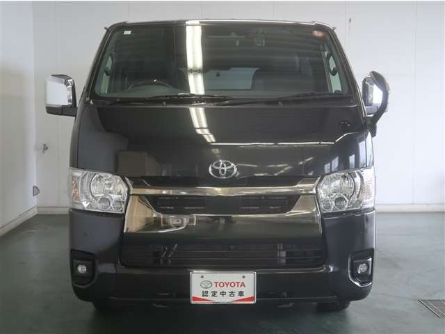 Toyota Hiace Van 4