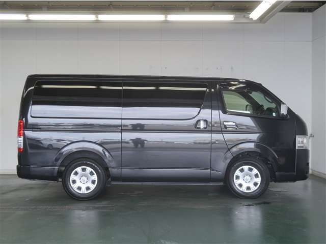 Toyota Hiace Van 6