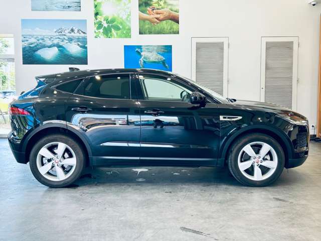 Jaguar E-Pace 9
