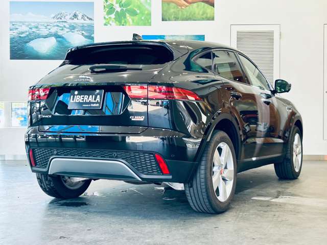 Jaguar E-Pace 10
