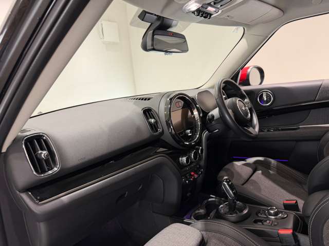 MINI Crossover 13
