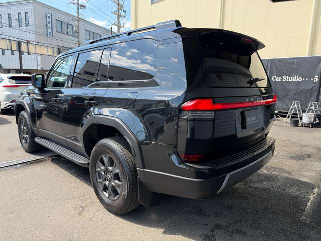 Lexus GX 11