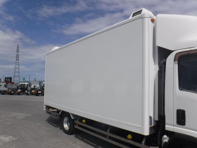 Isuzu Elf 2