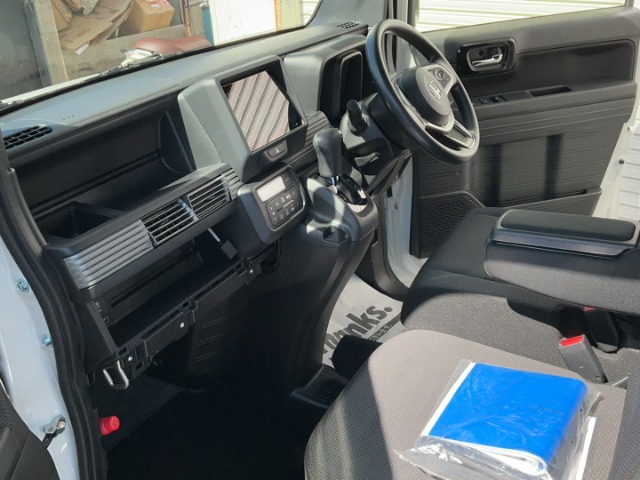Honda N-VAN 10