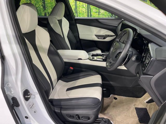 Lexus NX 8
