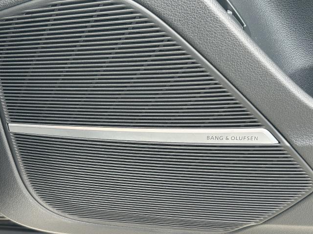 Audi Q8 4