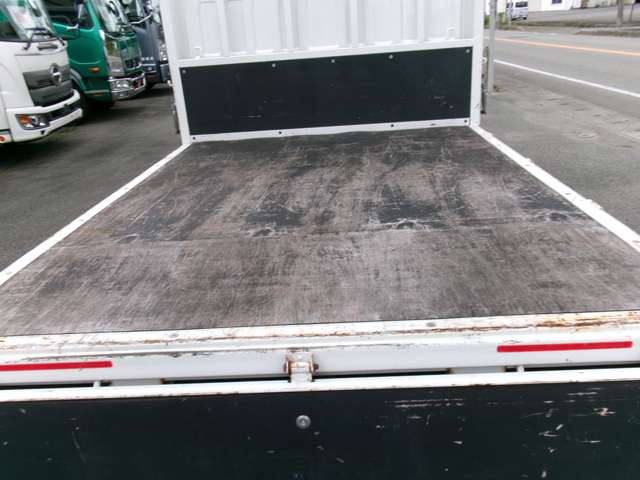 Isuzu Elf 10