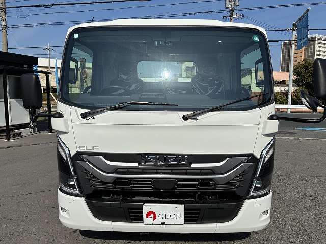 Isuzu Elf 2