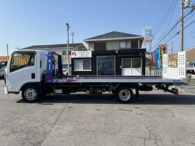Isuzu Elf 4