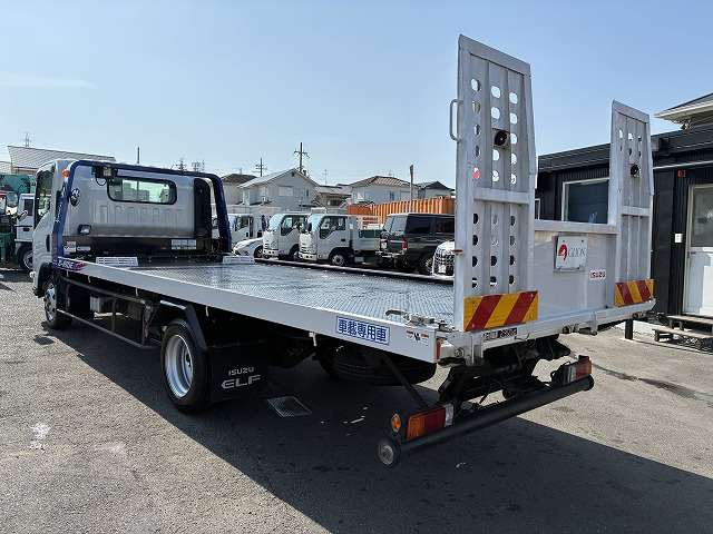 Isuzu Elf 6