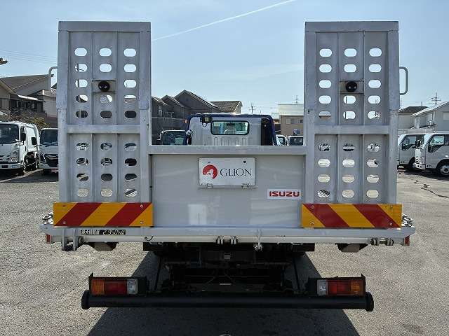 Isuzu Elf 7