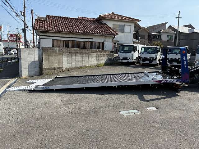Isuzu Elf 10