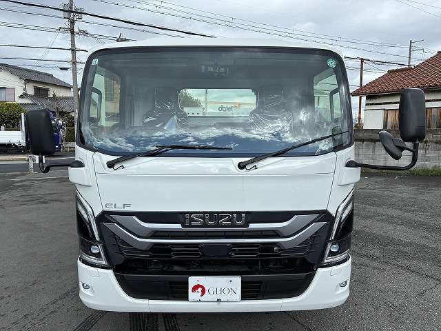Isuzu Elf 2