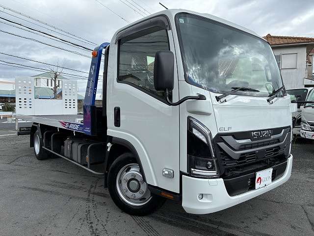 Isuzu Elf 3
