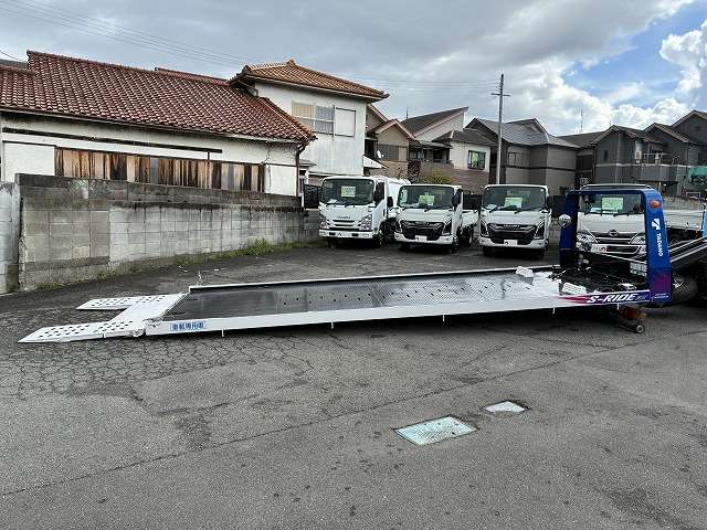 Isuzu Elf 10