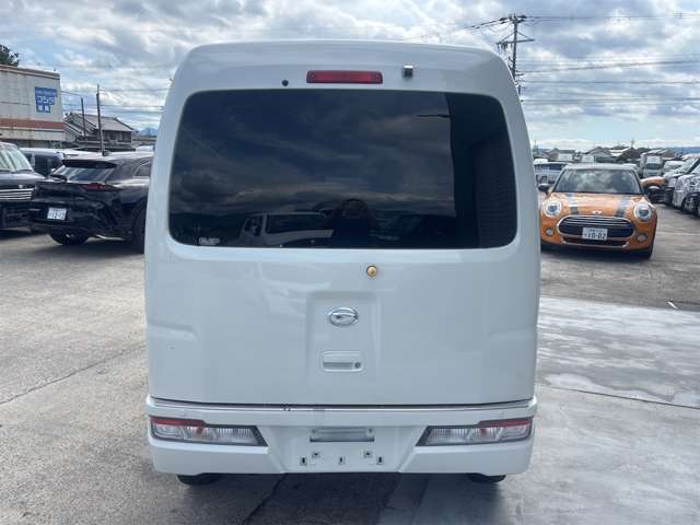 Daihatsu Hijet Cargo 11