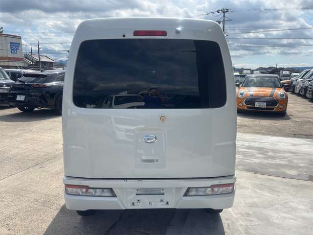 Daihatsu Hijet Cargo 5