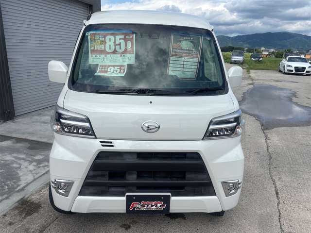 Daihatsu Hijet Cargo 8
