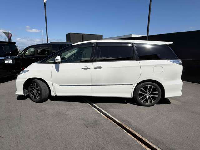 Toyota Estima 8