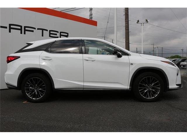 Lexus RX 9