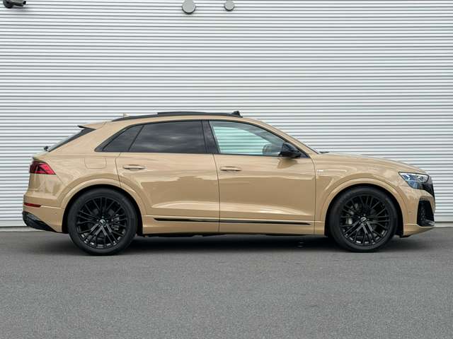 Audi Q8 7