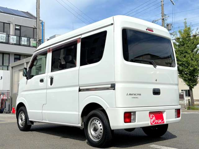 Mitsubishi Minicab Van 11