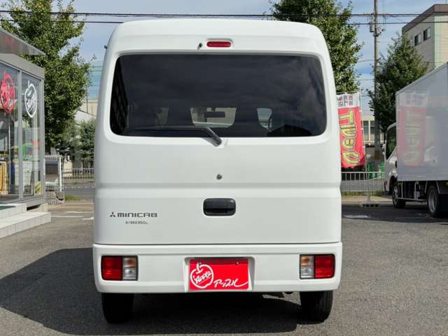 Mitsubishi Minicab Van 12
