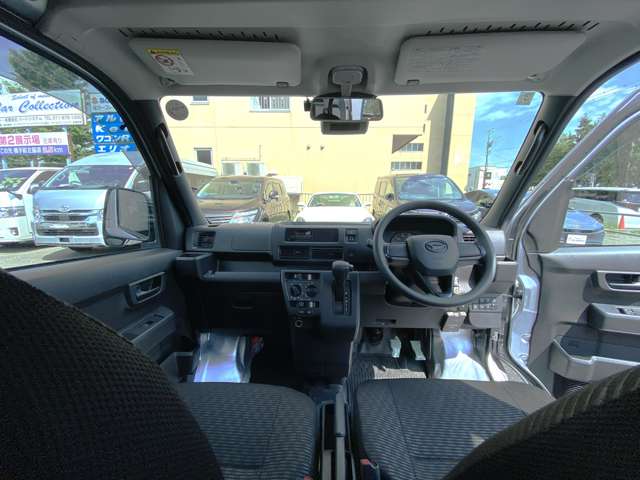 Daihatsu Hijet Cargo 4