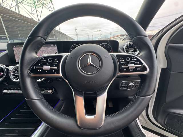 Mercedes-Benz GLA-Class 12