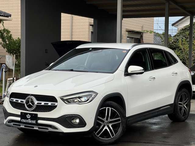 Mercedes-Benz GLA-Class 4