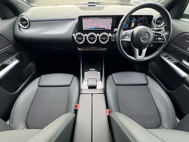 Mercedes-Benz GLA-Class 10